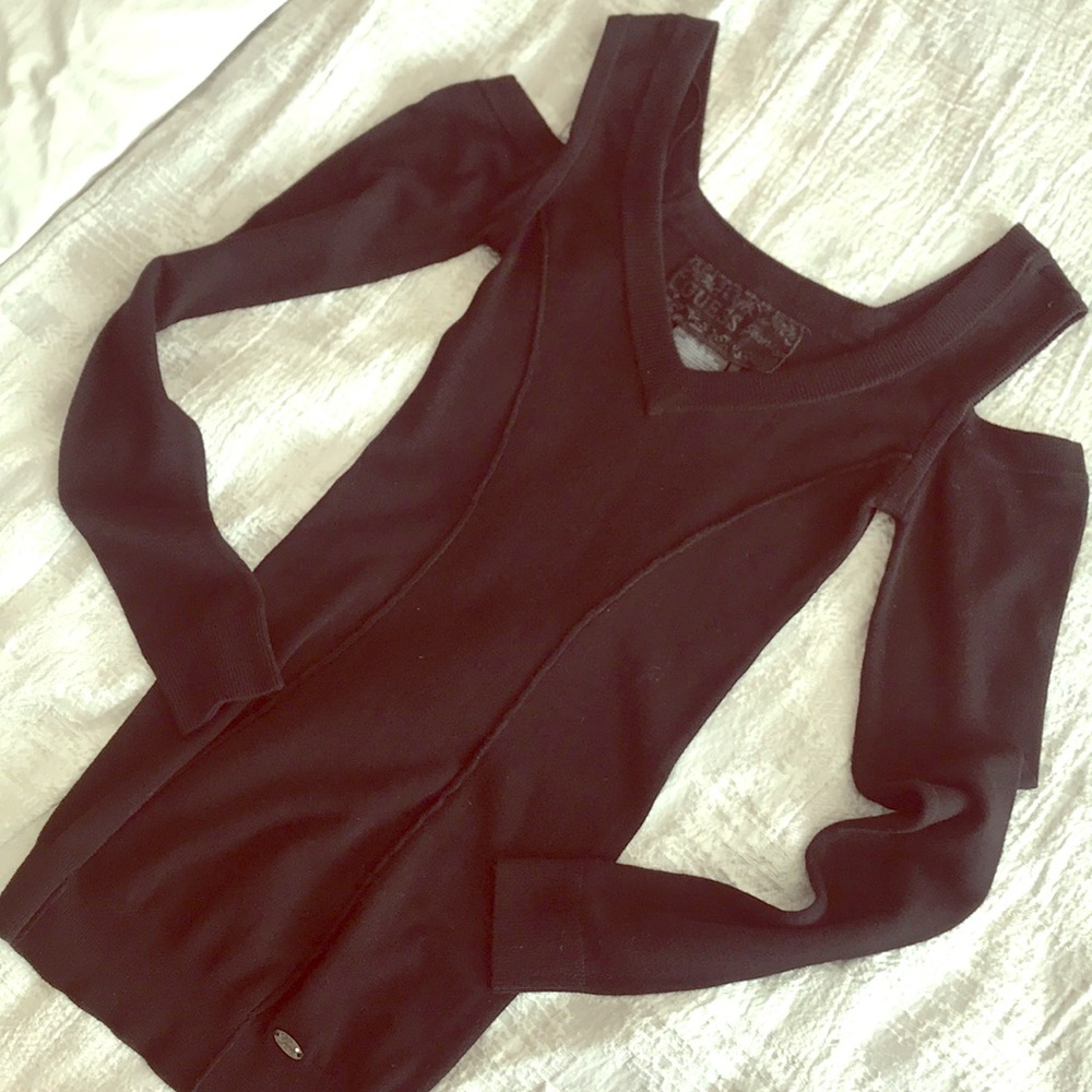 Black cold shoulder Guess long sleeve